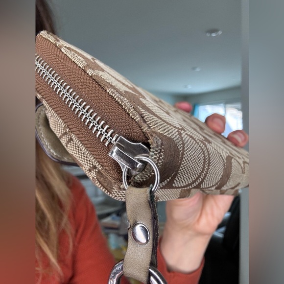 Coach Vintage Legacy Double front pockets wallet EUC - Picture 12 of 16